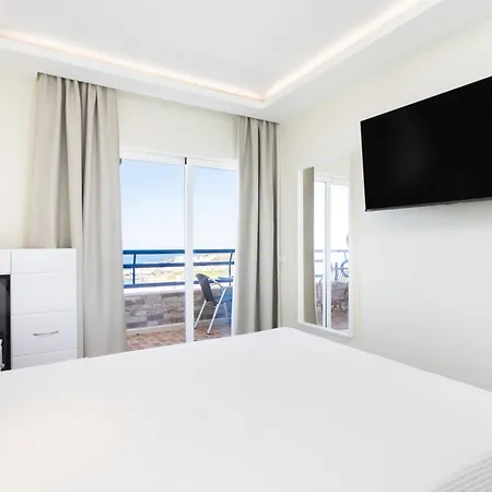 Luxurioese Mit Meerblick With Heated Pool In Playa Paraiso *